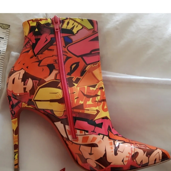 Nwt. Christian Louboutin stiletto graffiti multicolor,side zipper leather boot - Picture 5 of 8
